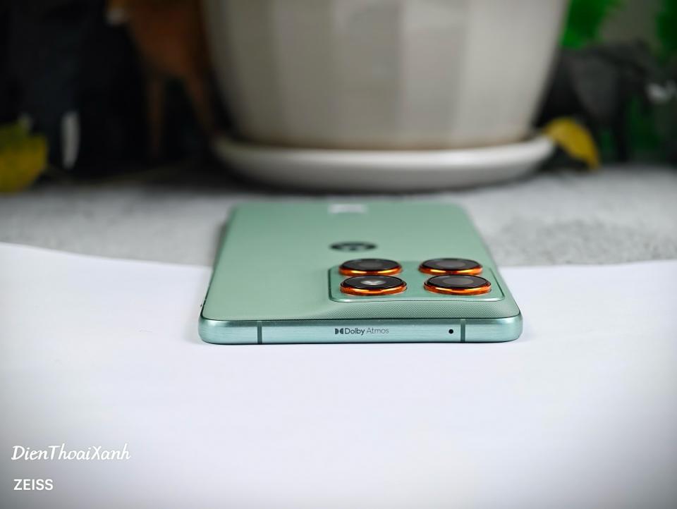 Motorola X70 Air 12/256G - 99935-duoc-ban-tai-Điện Thoại Xanh