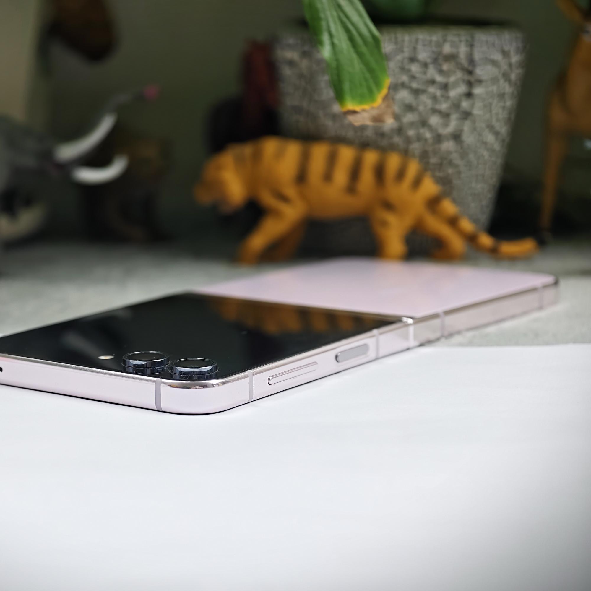 Samsung Galaxy Z Flip5 8/256G - 36492-duoc-ban-tai-Điện Thoại Xanh