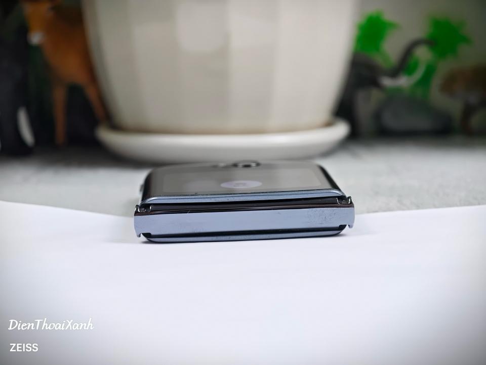 Motorola Razr 5G 2020 8/256G - 46445-duoc-ban-tai-Điện Thoại Xanh