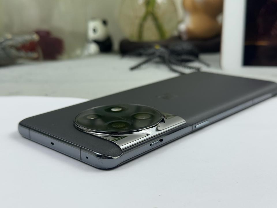 Điện Thoại Xanh . OnePlus 11 16/256G - 99297