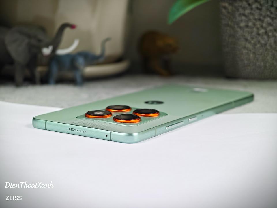 Moto X70 Air 12/256G - 26256-duoc-ban-tai-Điện Thoại Xanh