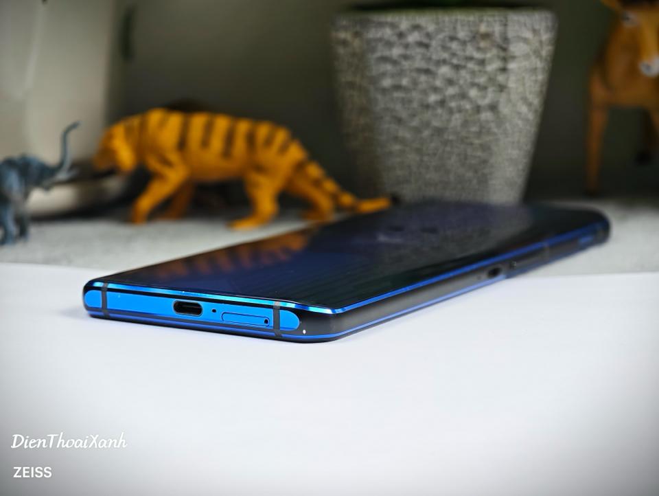 Lenovo Legion Pro 12/256G - 63767-duoc-ban-tai-Điện Thoại Xanh