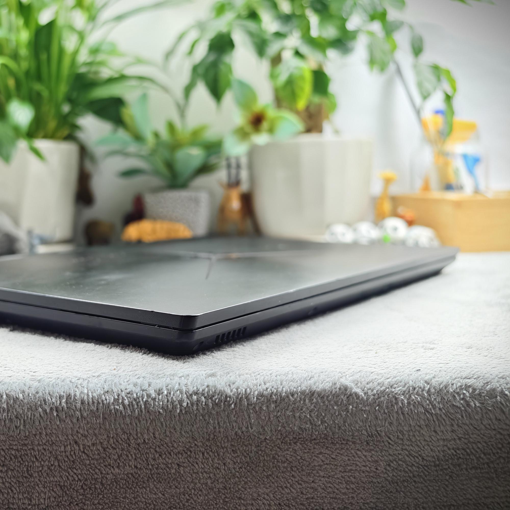 Lenovo Legion Y7000 2018 8/512G - 8FGXR-duoc-ban-tai-Điện Thoại Xanh