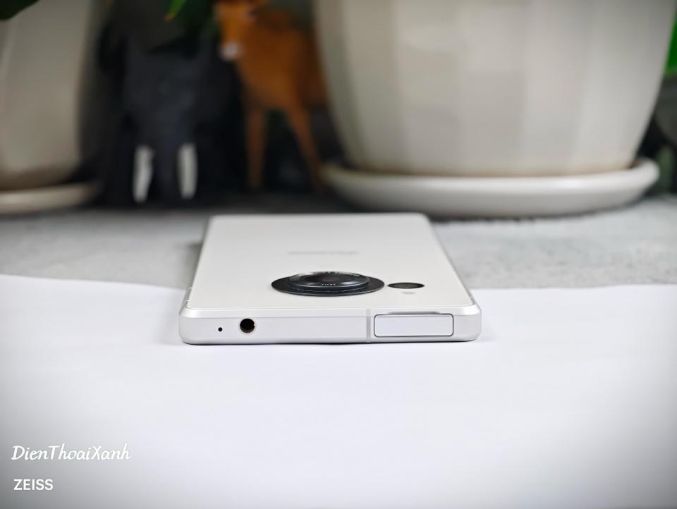 Sharp Aquos R8 8/256G - 85457-duoc-ban-tai-Điện Thoại Xanh