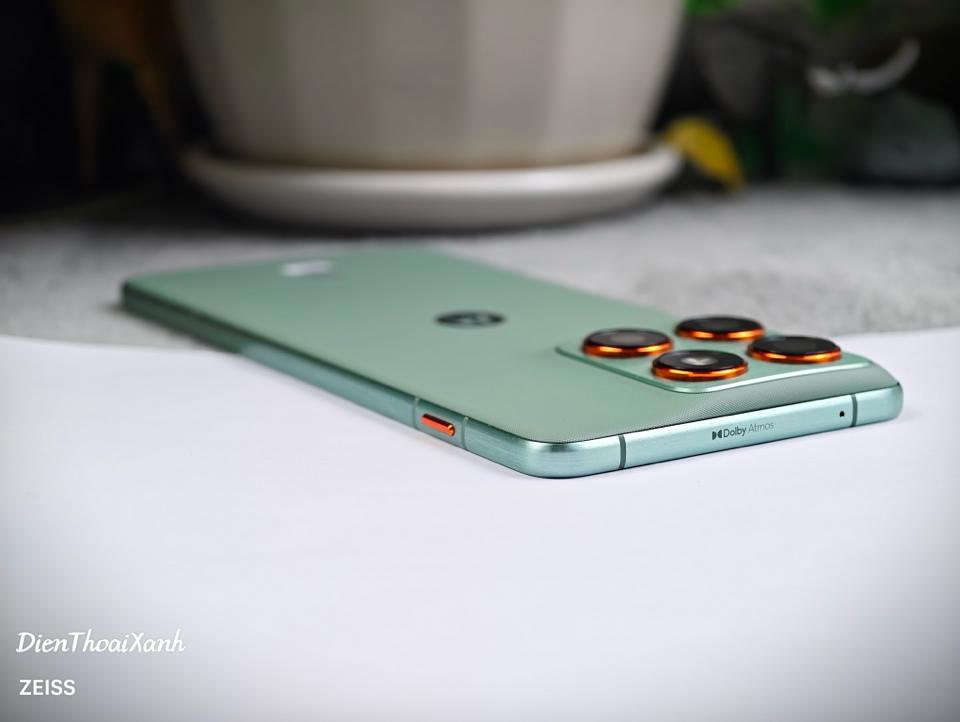 Motorola X70 Air 12/256G - 99935-duoc-ban-tai-Điện Thoại Xanh