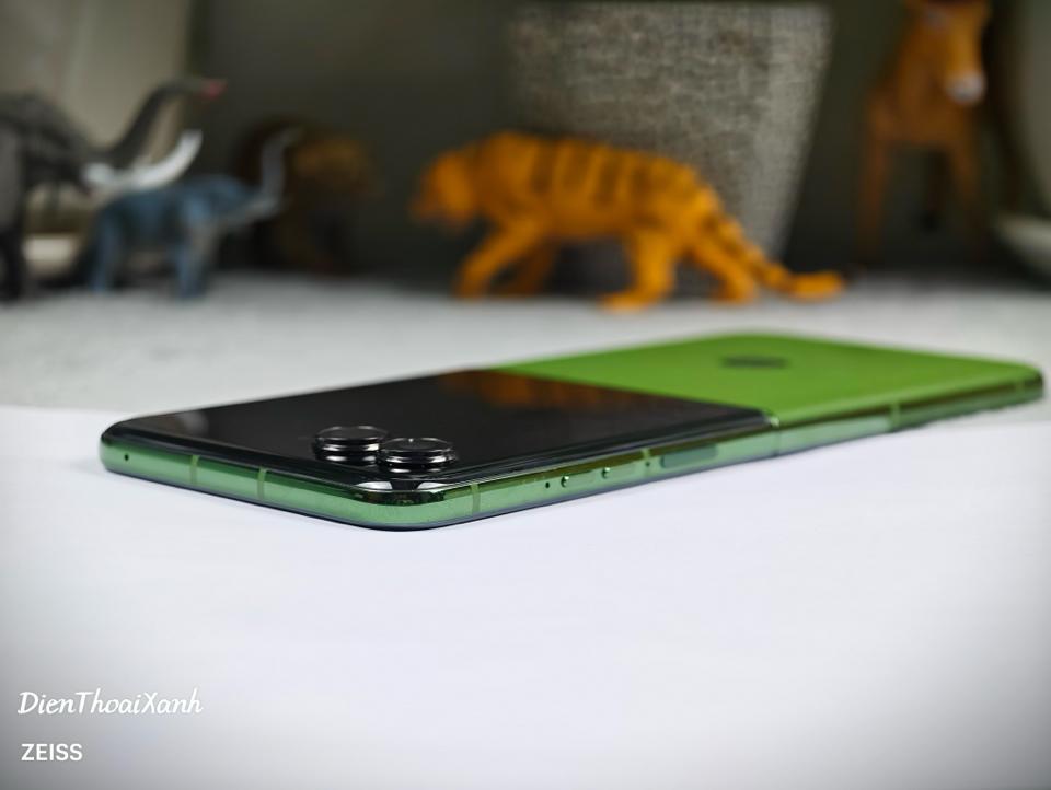 Moto Razr 50 Ultra 12/512G - 19459-duoc-ban-tai-Điện Thoại Xanh