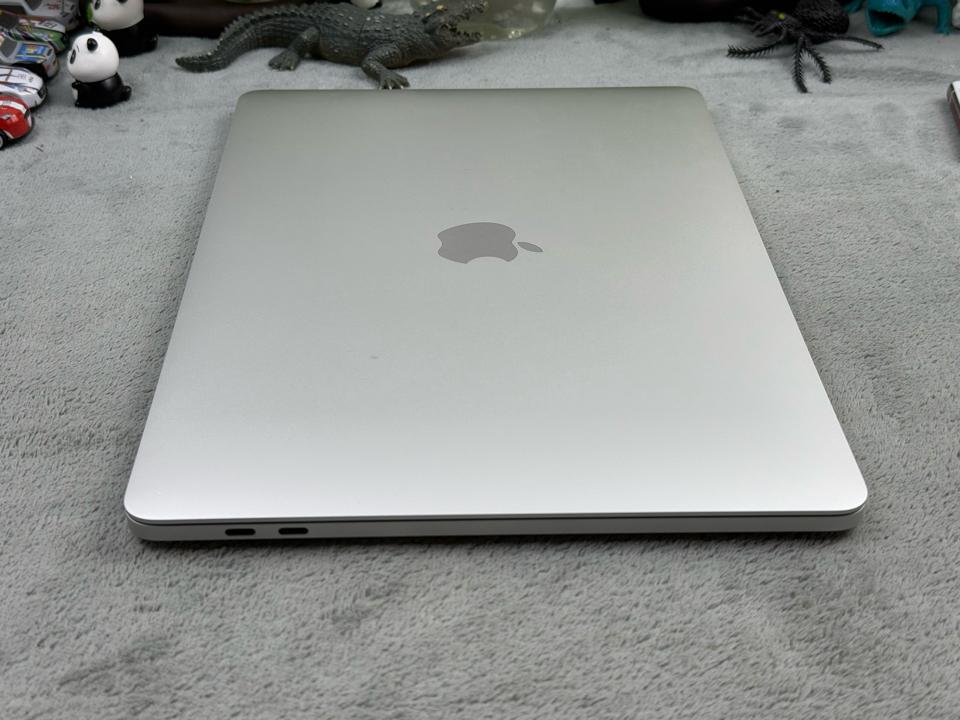 Macbook Pro 2019 16/256G 13 inch - SL416-duoc-ban-tai-Điện Thoại Xanh