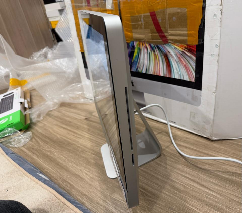 iMac 21.5 inch A1311 - UDHJR-duoc-ban-tai-Điện Thoại Xanh