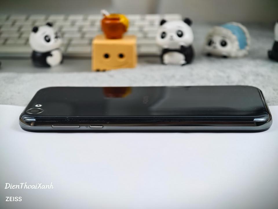 Sharp Aquos R 4/64G - 61070-duoc-ban-tai-Điện Thoại Xanh