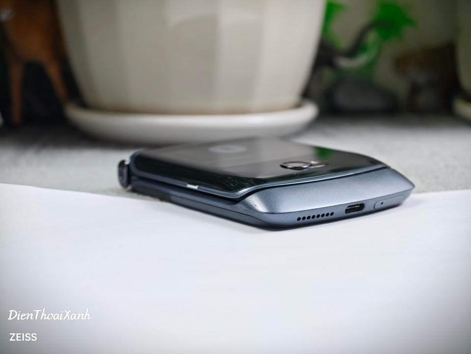 Motorola Razr 5G 2020 8/256G - 46445-duoc-ban-tai-Điện Thoại Xanh