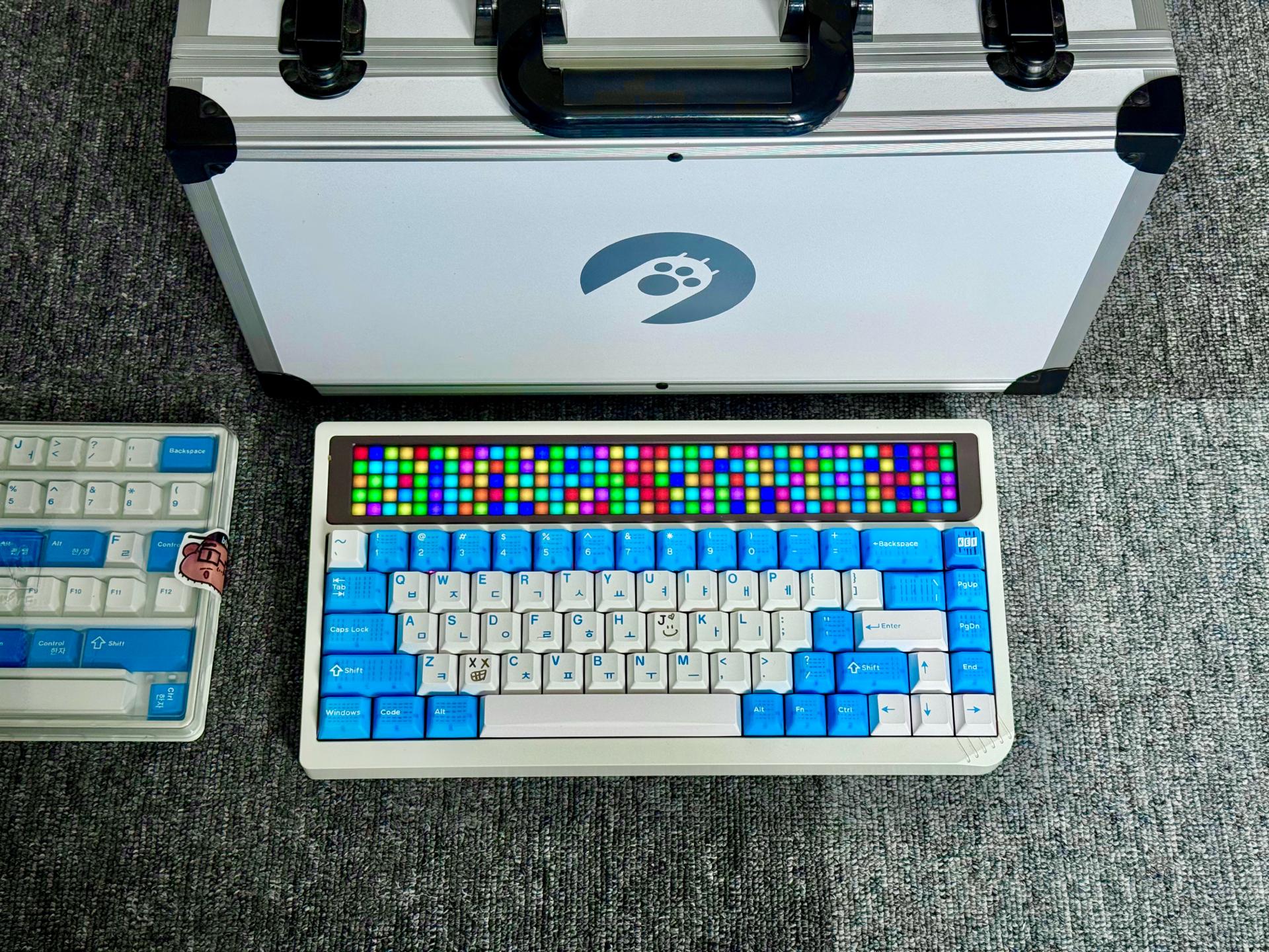 Bàn Phím Cơ Angry Miao AM RGB 65-duoc-ban-tai-Điện Thoại Xanh