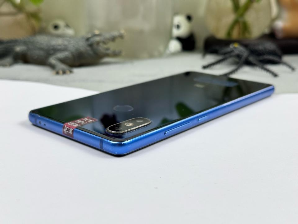 Xiaomi 8 SE 6/64G - (27331,86519,9157120793,31277)-duoc-ban-tai-Điện Thoại Xanh