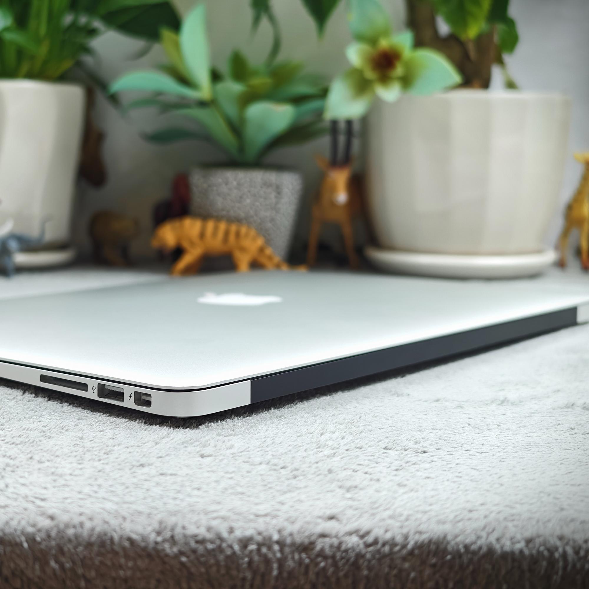 Macbook Air 13 2017 8/128G - TJ1WK-duoc-ban-tai-Điện Thoại Xanh