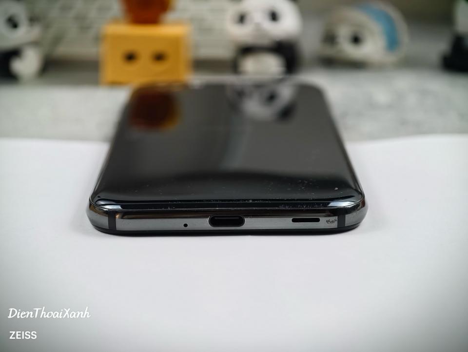 Sharp Aquos R 4/64G - 61070-duoc-ban-tai-Điện Thoại Xanh