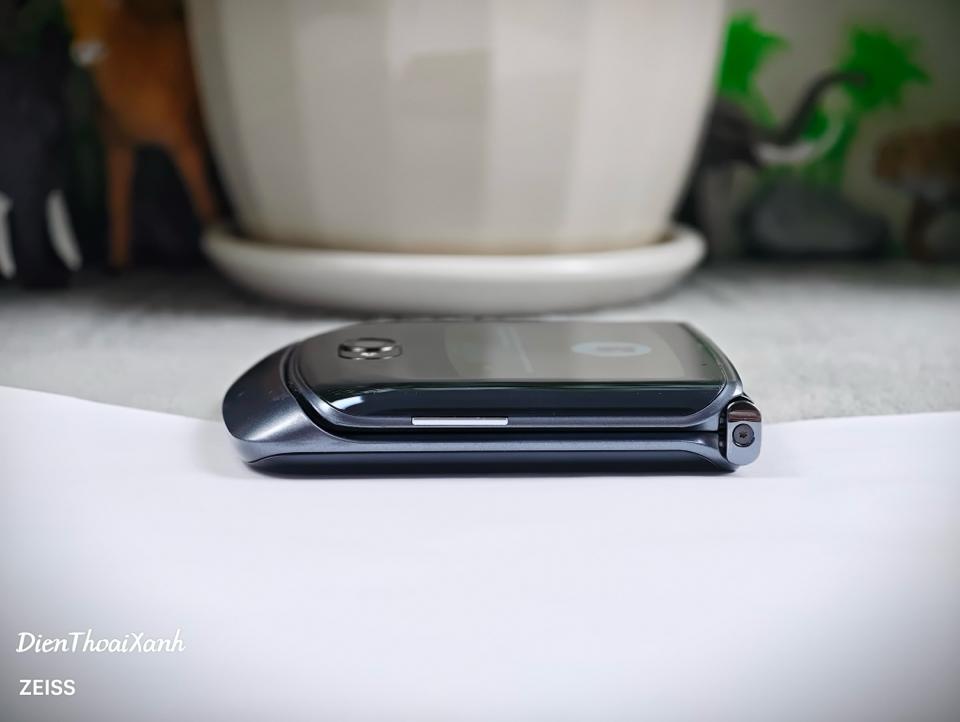 Motorola Razr 5G 2020 8/256G - 46445-duoc-ban-tai-Điện Thoại Xanh