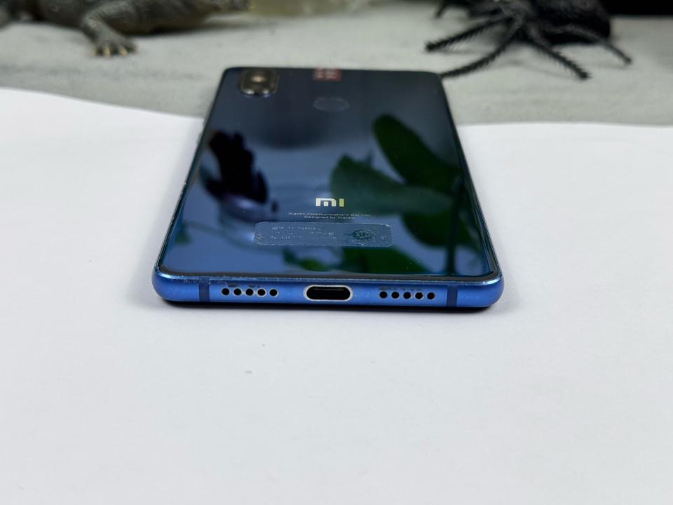 Xiaomi 8 SE 6/64G - (27331,86519,9157120793,31277)-duoc-ban-tai-Điện Thoại Xanh