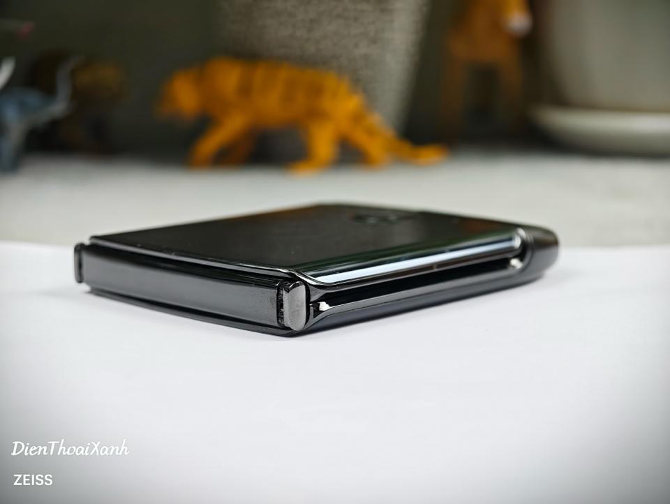 Moto Razr 2019 6/128G - 17656-duoc-ban-tai-Điện Thoại Xanh