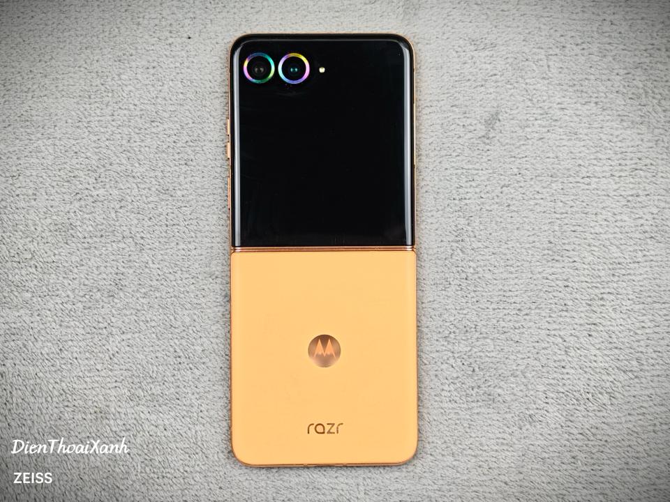 Moto Razr 50 Ultra 12/512G - 86774-duoc-ban-tai-Điện Thoại Xanh