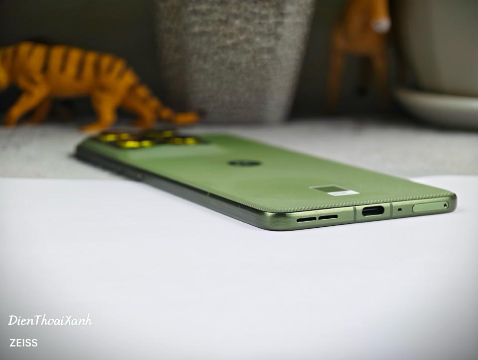 Moto X70 Air 12/256G - 93290-duoc-ban-tai-Điện Thoại Xanh