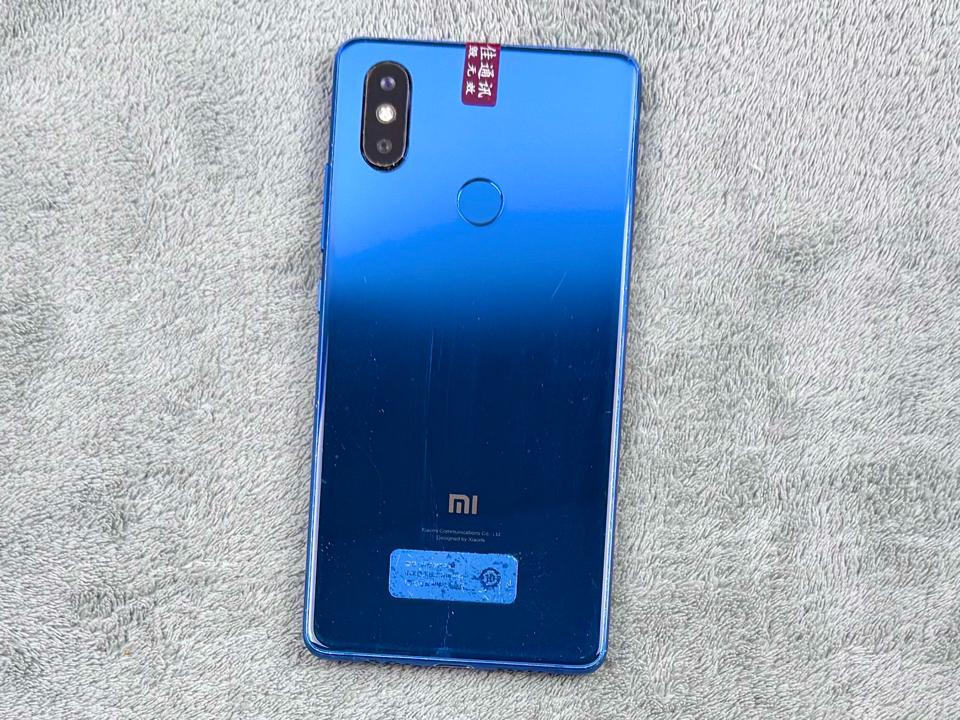 Xiaomi 8 SE 6/64G - (27331,86519,9157120793,31277)-duoc-ban-tai-Điện Thoại Xanh