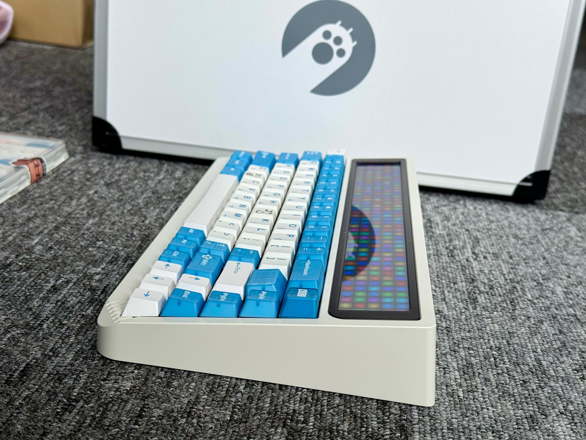 Bàn Phím Cơ Angry Miao AM RGB 65-duoc-ban-tai-Điện Thoại Xanh