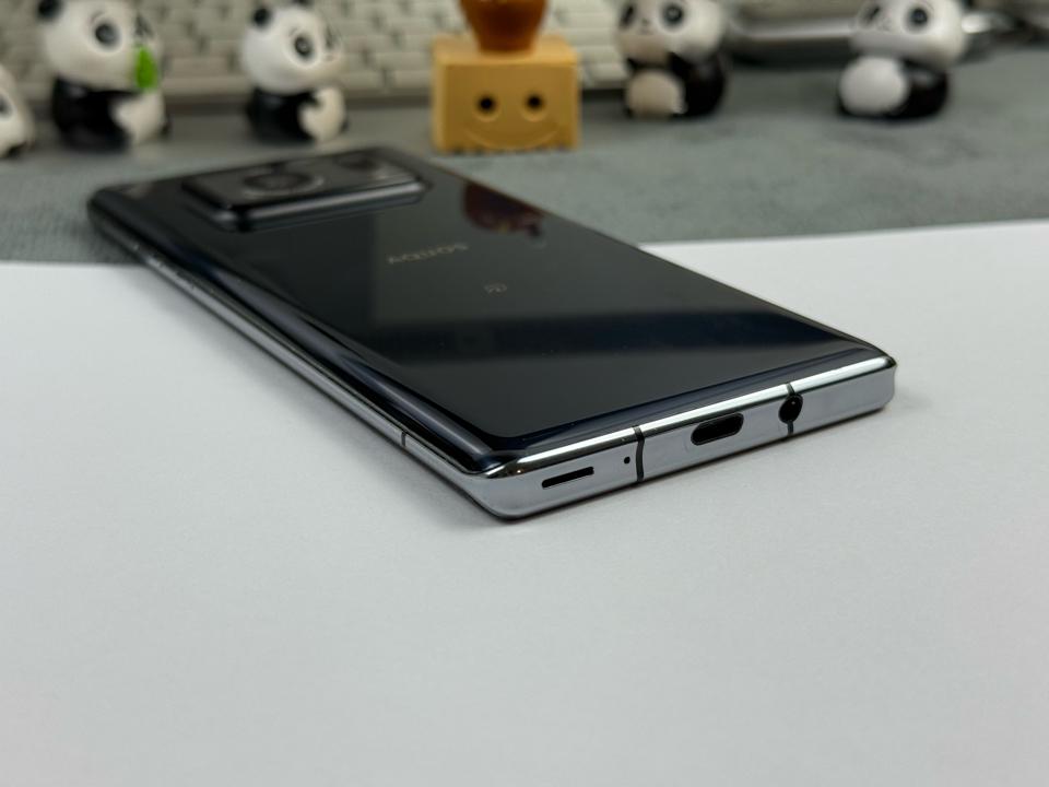 Sharp R6 128G - 94941-duoc-ban-tai-Điện Thoại Xanh