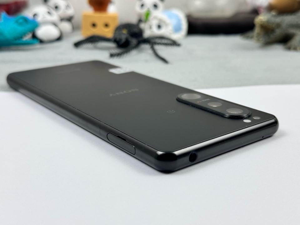 Sony Xperia 5 mark 3 8/128G Đen-duoc-ban-tai-Điện Thoại Xanh