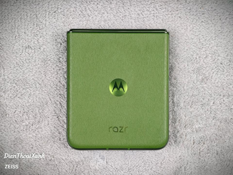 Moto Razr 50 Ultra 12/512G - 19459-duoc-ban-tai-Điện Thoại Xanh