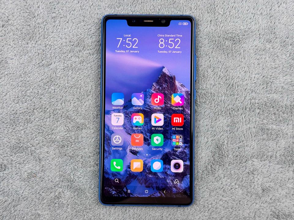 Xiaomi 8 SE 6/64G - (27331,86519,9157120793,31277)-duoc-ban-tai-Điện Thoại Xanh