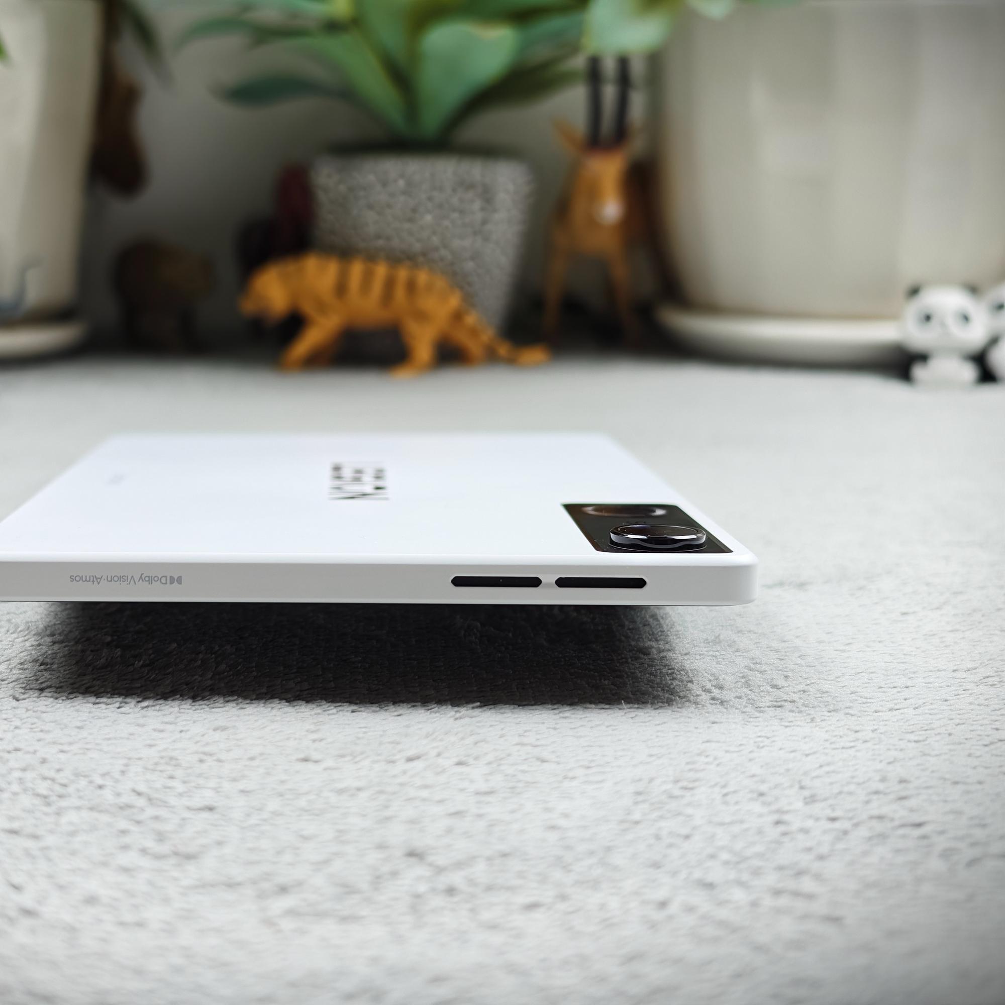 Lenovo Legion Y700 Gen 5 12/256G - HD2QT-duoc-ban-tai-Điện Thoại Xanh