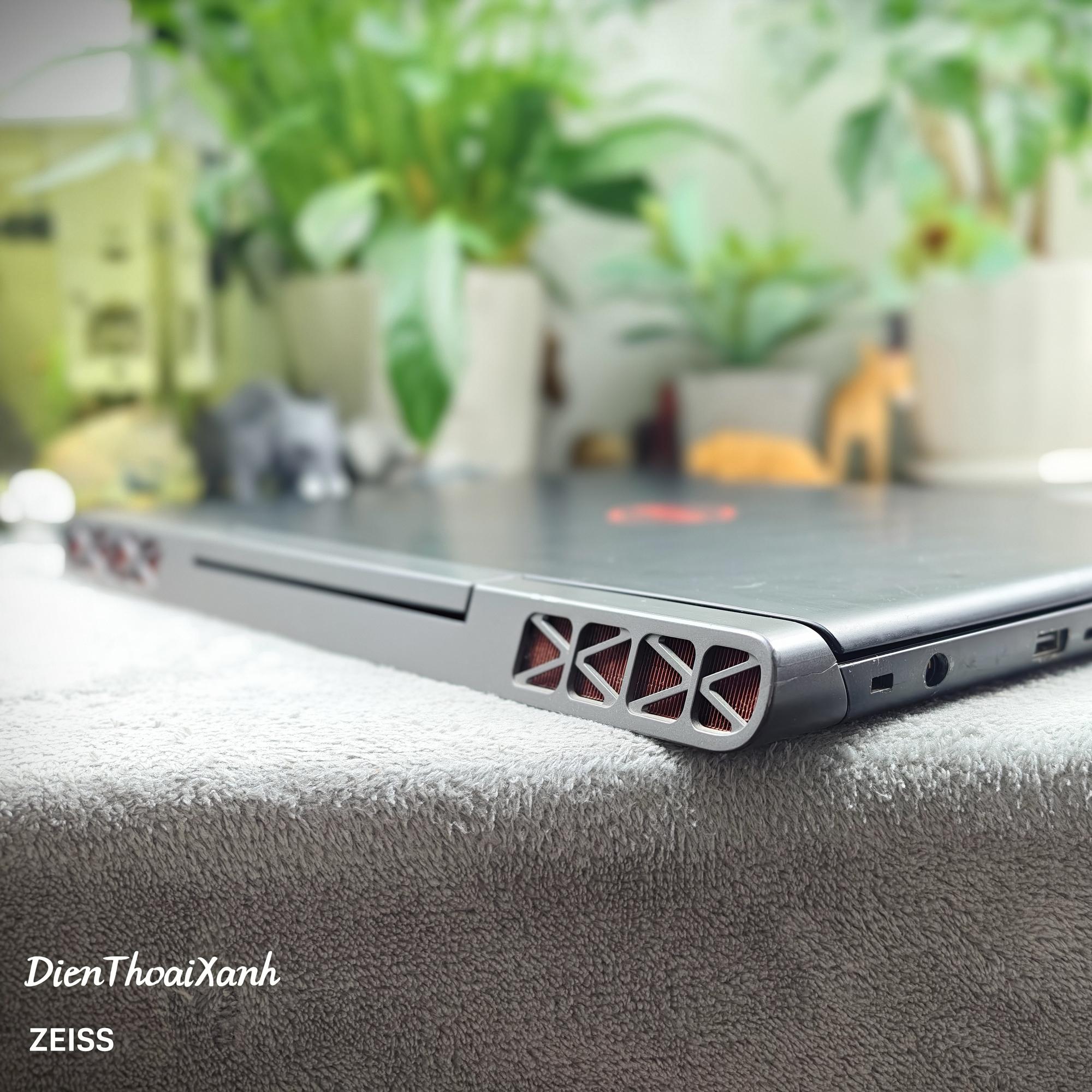 Dell Inspiron 15 7576 8/128G SSD+1T HDD - 0WZ32-duoc-ban-tai-Điện Thoại Xanh