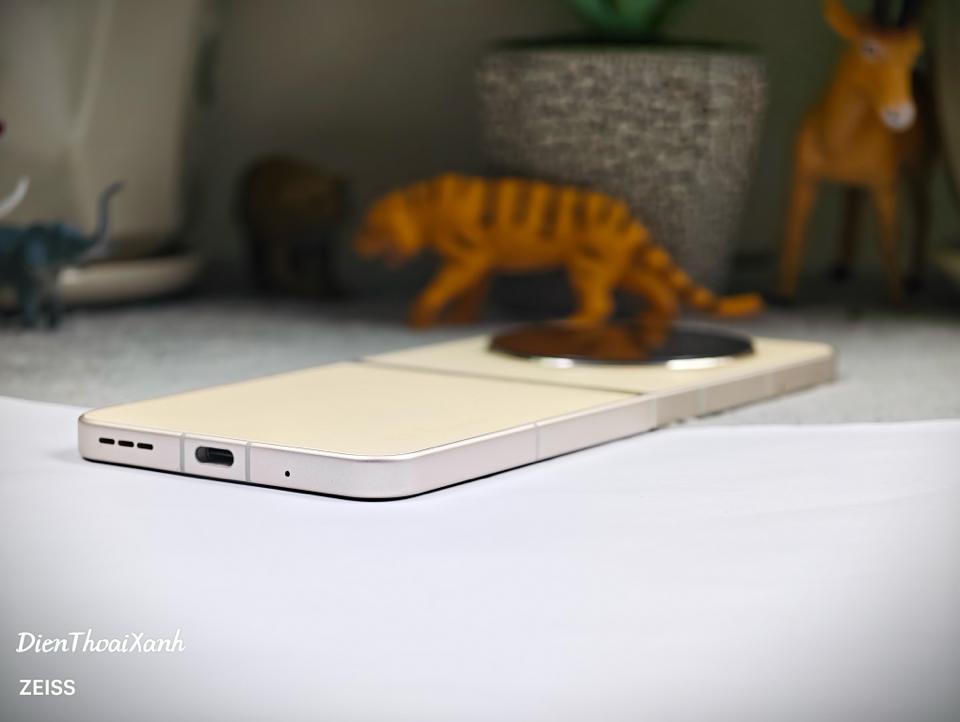 Nubia Flip 1 12/512G - 98013-duoc-ban-tai-Điện Thoại Xanh