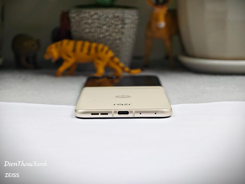 Moto Razr 50 8/256G - 62436-duoc-ban-tai-Điện Thoại Xanh