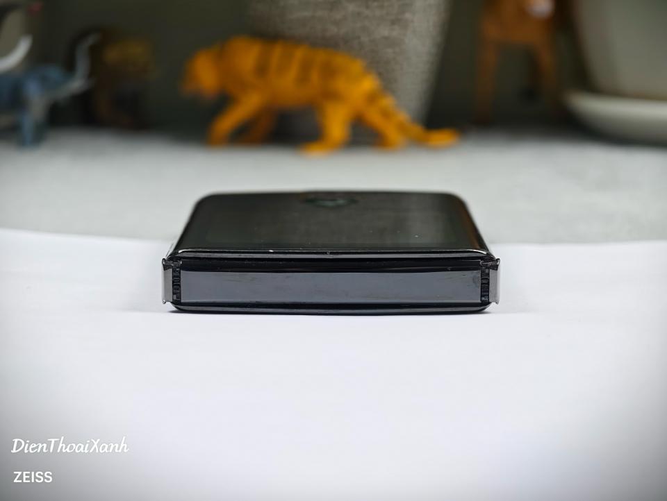 Moto Razr 2019 6/128G - 17656-duoc-ban-tai-Điện Thoại Xanh