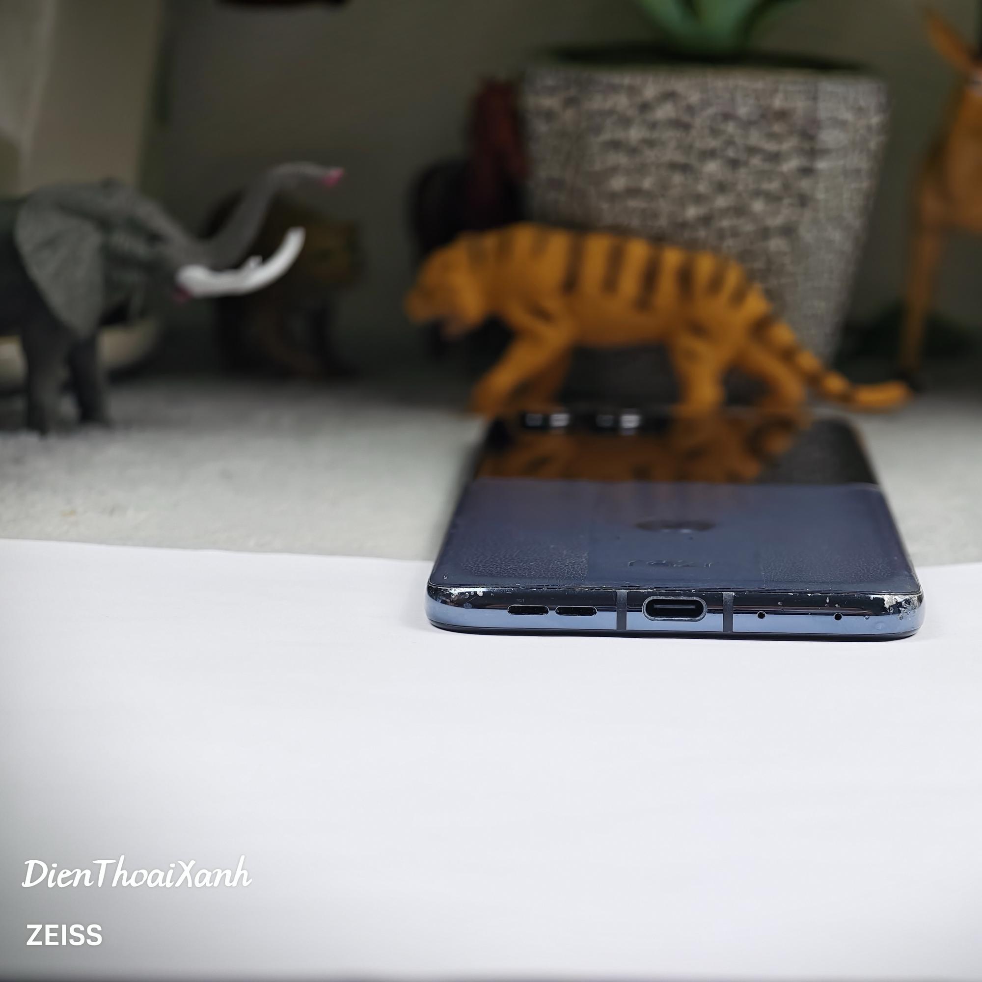 Moto Razr 50 Ultra 12/256G - 09293-duoc-ban-tai-Điện Thoại Xanh