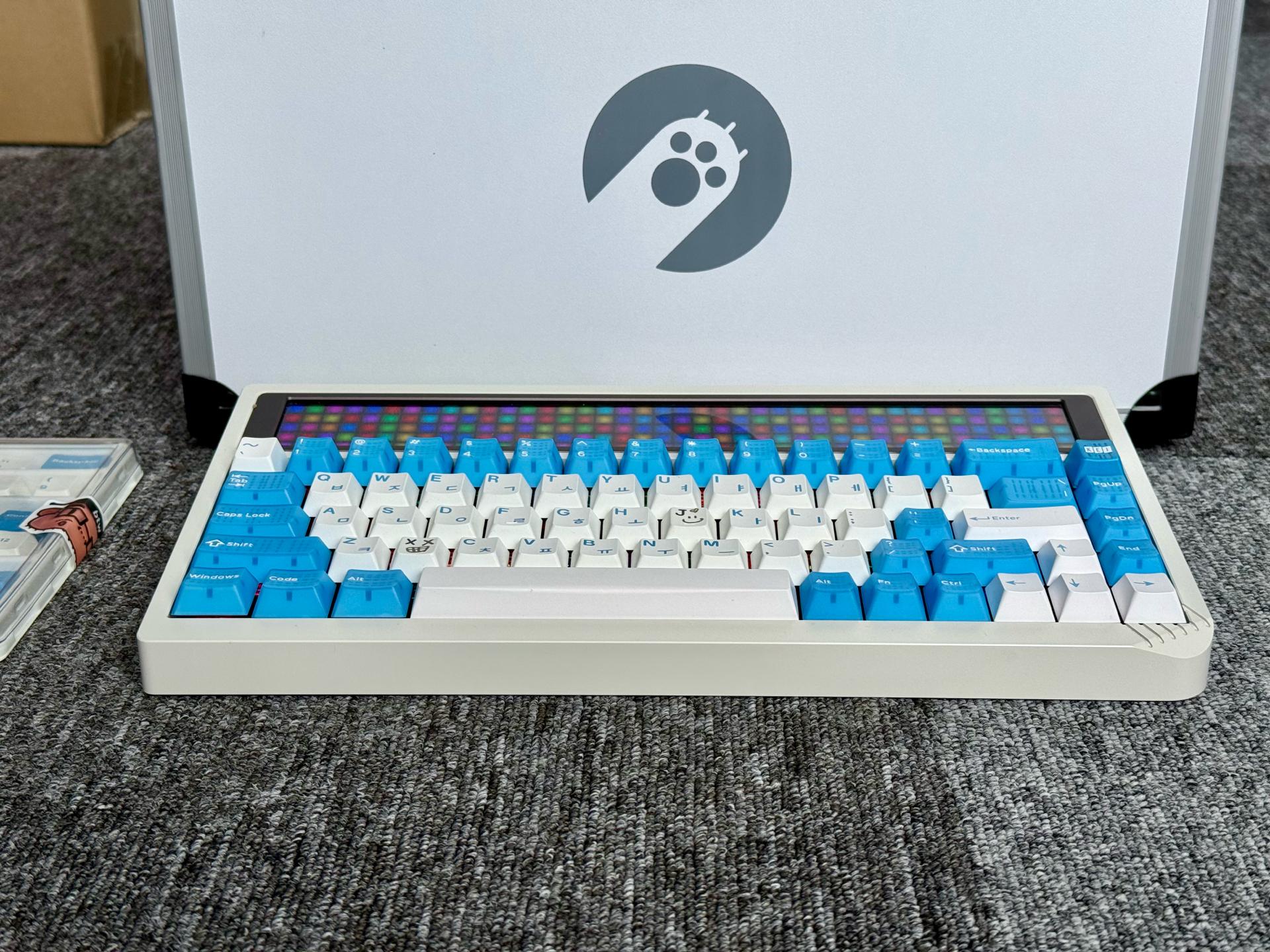 Bàn Phím Cơ Angry Miao AM RGB 65-duoc-ban-tai-Điện Thoại Xanh