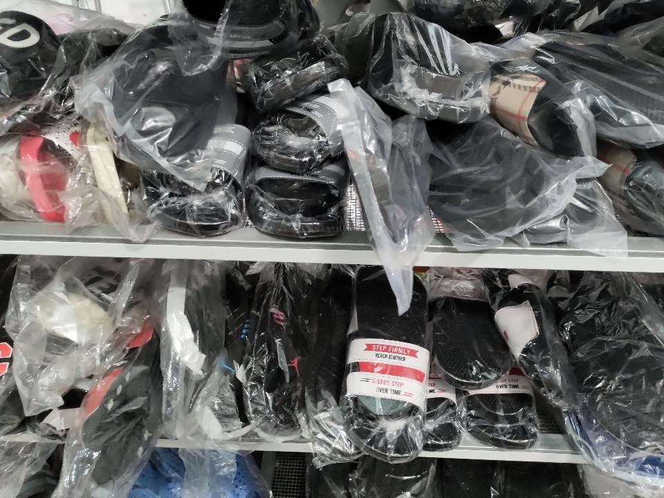 Dép nam nữ các loại -duoc-ban-tai-Shop giày dép An Phước