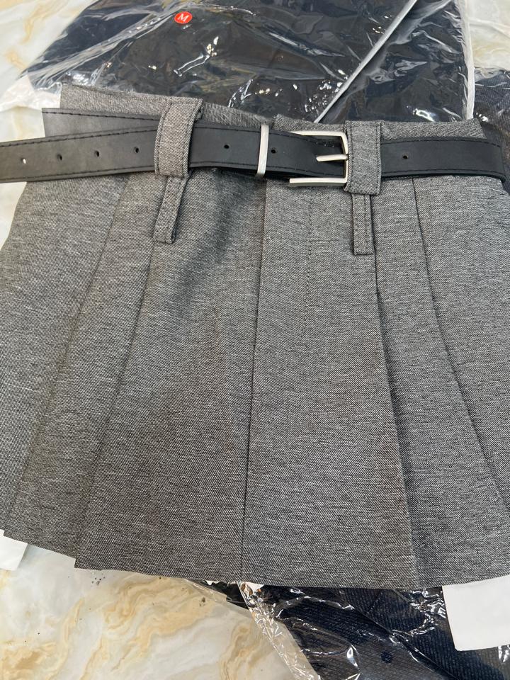 chân váy vải-duoc-ban-tai-yến hà