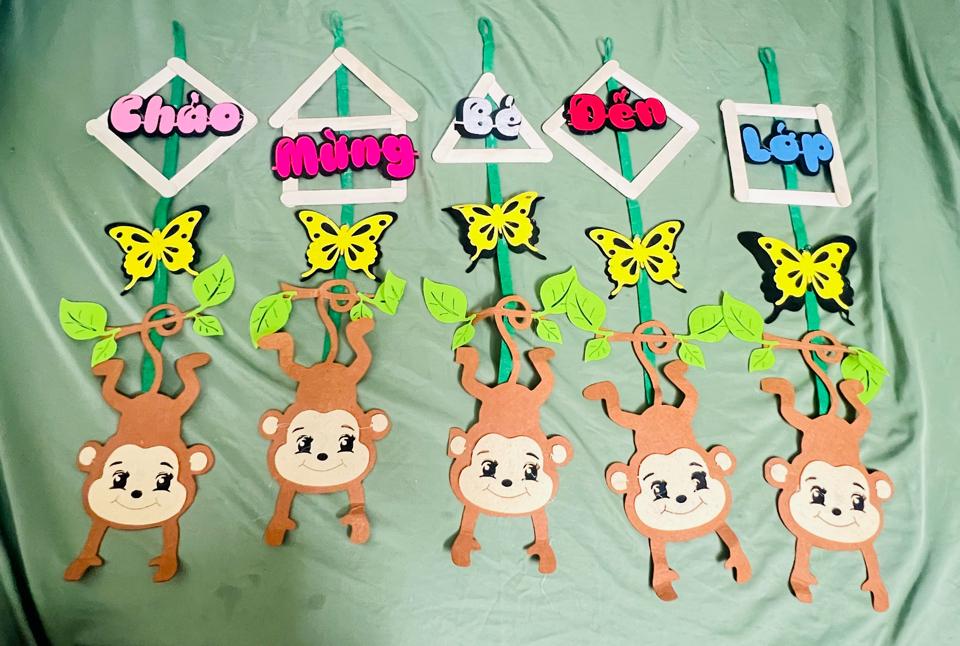 Rèm chào mừng-duoc-ban-tai-Tiệm mầm non Thuý Thuý