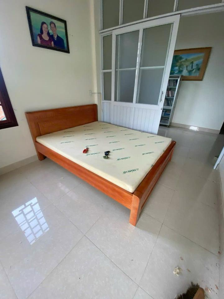 Giường sồi 1m6 - màu xoan-duoc-ban-tai-Thịnh Oanh
