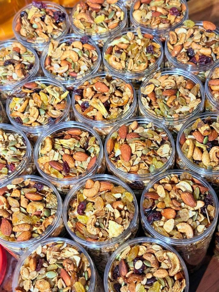 Granola yến mạch 400g-duoc-ban-tai-Dziễm Hương - Tiệm tạp hoá giấc mơ