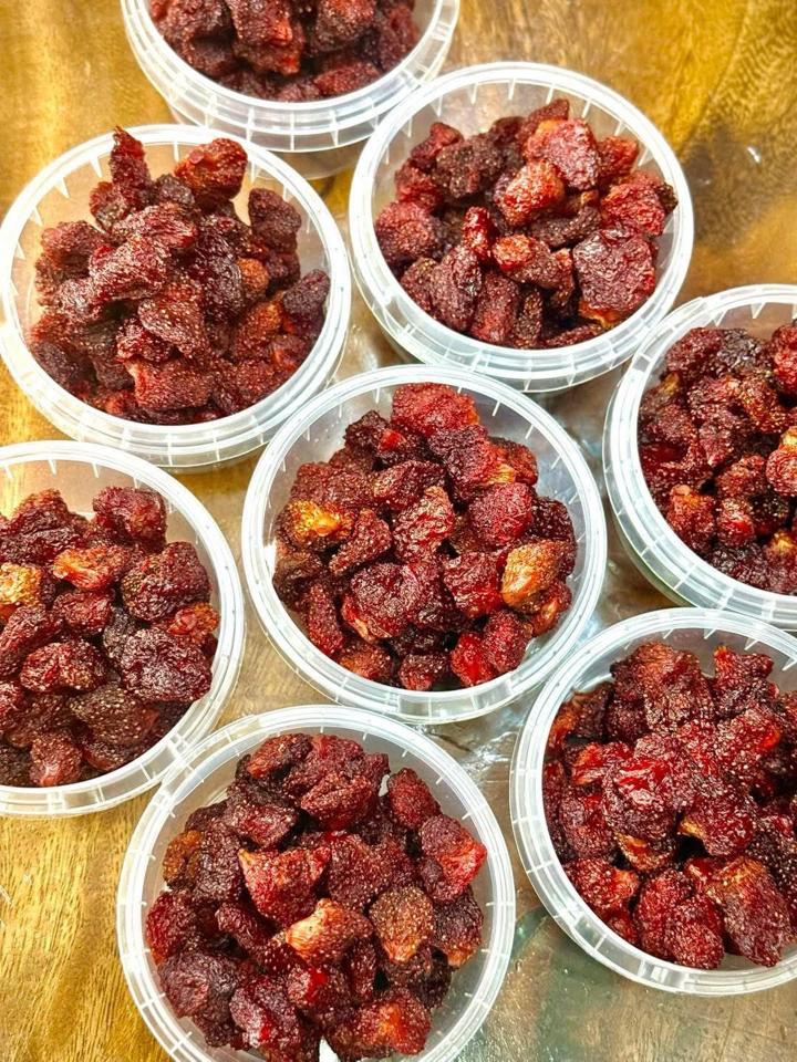 Mứt dâu tây 🍓 -duoc-ban-tai-Dziễm Hương - Tiệm tạp hoá giấc mơ