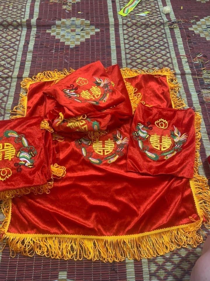 Khăn -duoc-ban-tai-Phụ kiện Hoa - Tráp Song Hỷ 