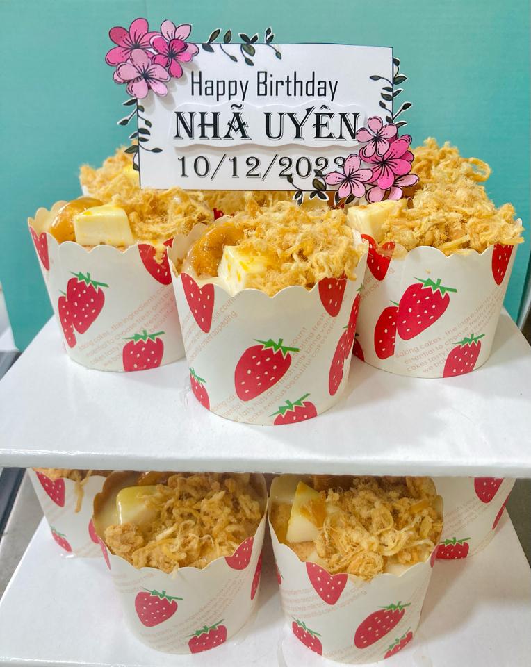 Bánh Cupcake - 16Cupcake Lớn-duoc-ban-tai-BI Kitchen