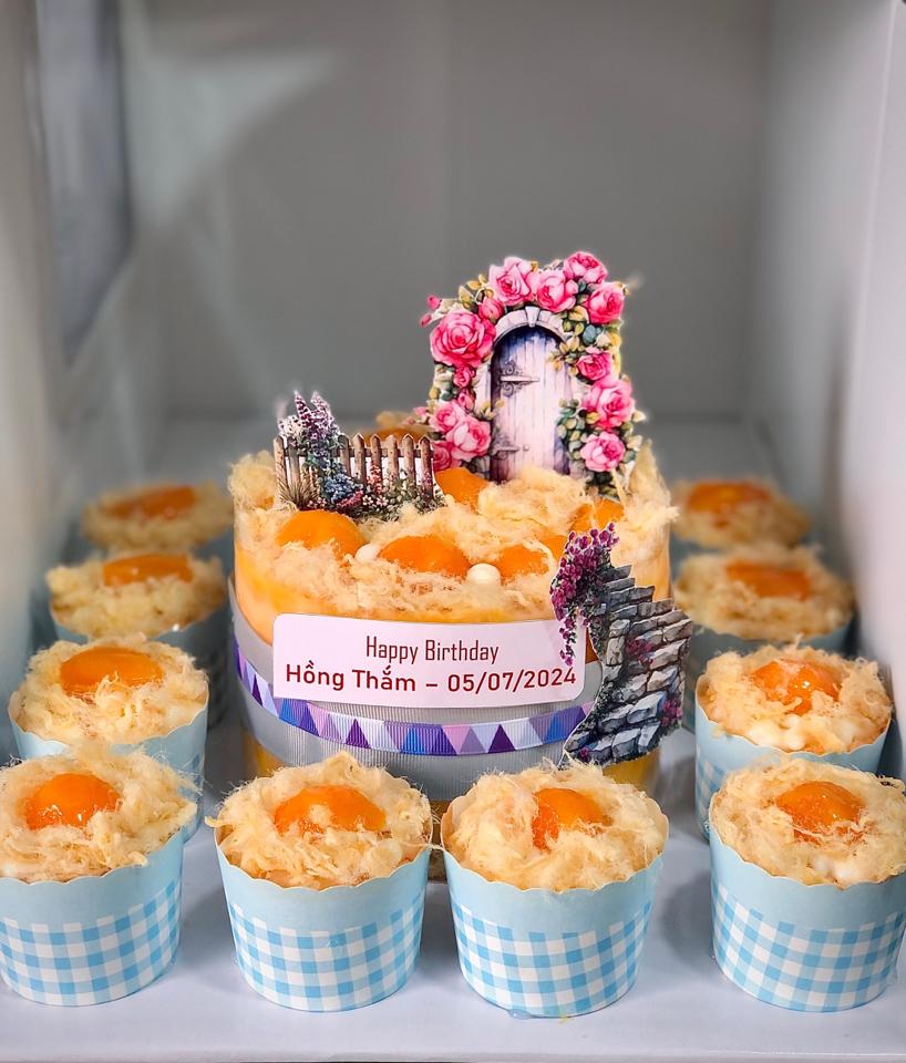 Bánh 14cm (1 tầng cao) + Cupcake-duoc-ban-tai-BI Kitchen