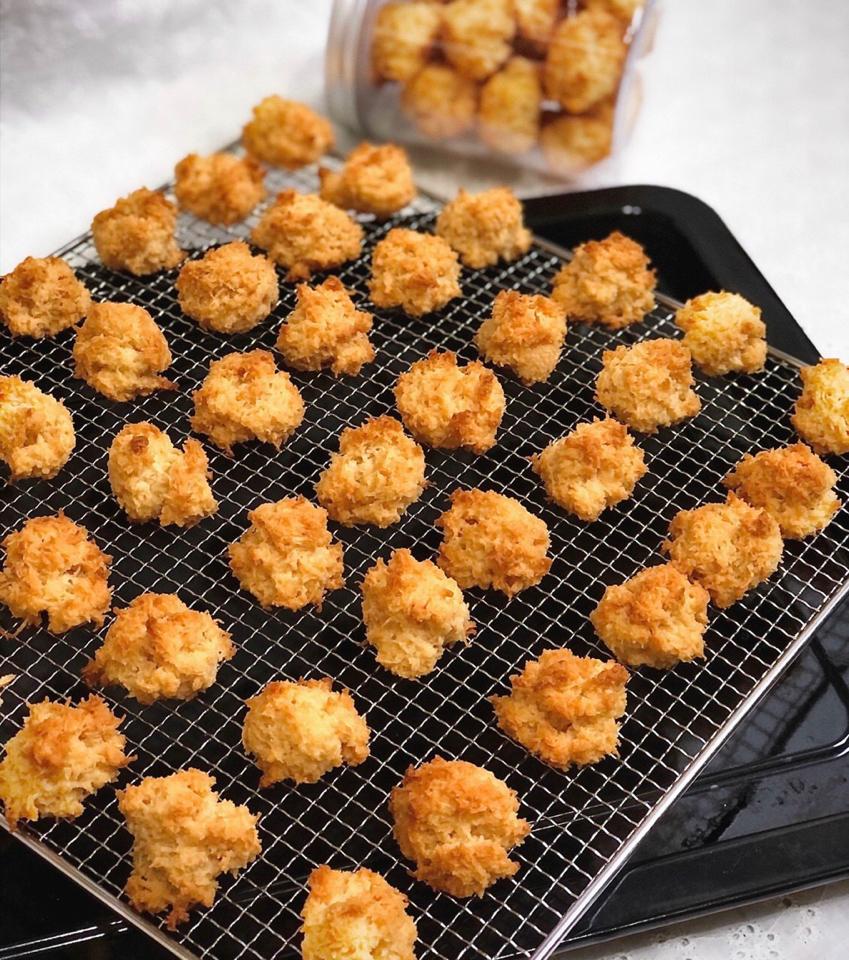 Bánh Quy Dừa (Hũ)-duoc-ban-tai-BI Kitchen