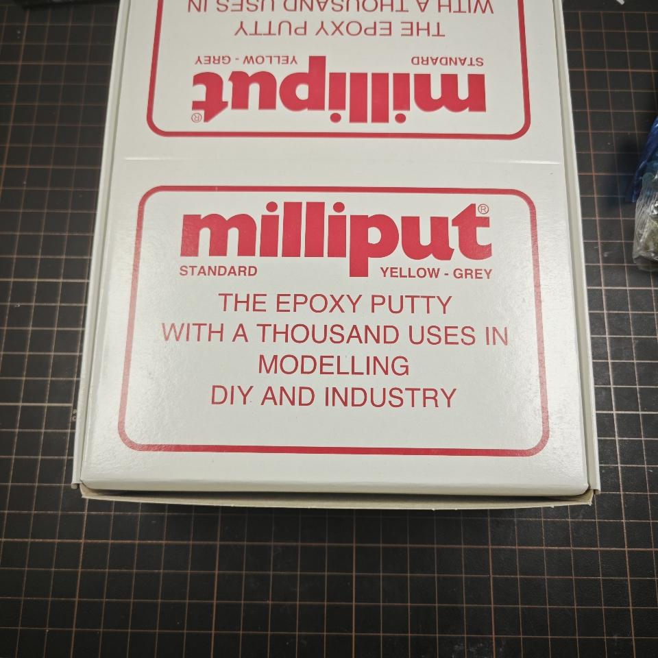 Milliput Standard 100g - Bột Trám Epoxy Putty 2 Thành Phần-duoc-ban-tai-OCD Studio
