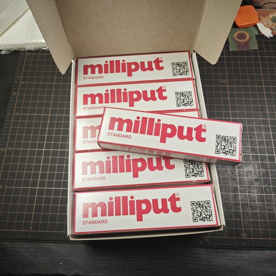 Milliput Standard 100g - Bột Trám Epoxy Putty 2 Thành Phần-duoc-ban-tai-OCD Studio