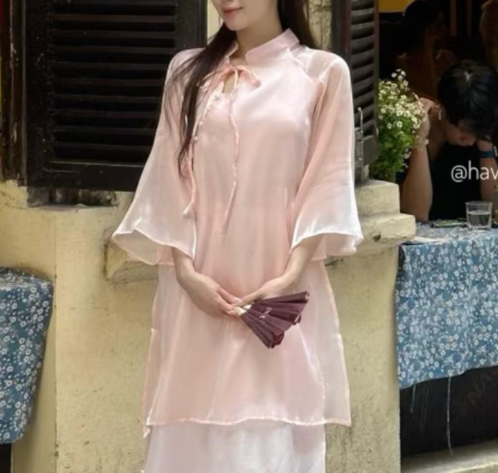 HỒNG nhạt - AD Tịnh Thi voan tơ 4 tà phối cúc sườn-duoc-ban-tai-MICHIDO - CHO THUÊ VÁY ĐẦM XINH