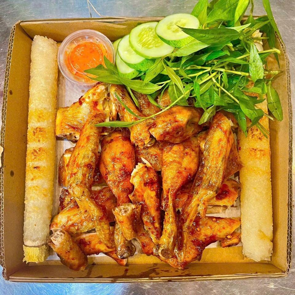 Combo gà 2 cơm lam-duoc-ban-tai-Gà Quay A Din